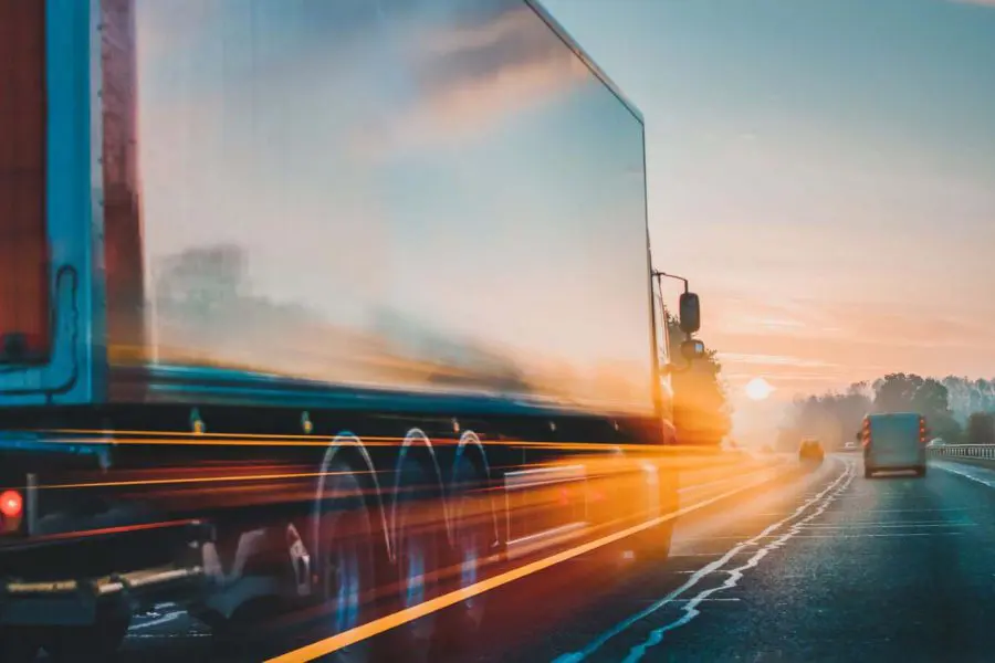 配送トラック　イメージ